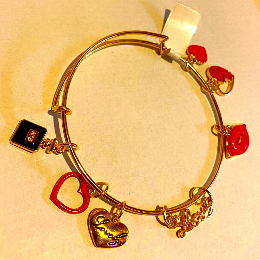 “Rich Girl Realness” Gold Expandable Bracelet